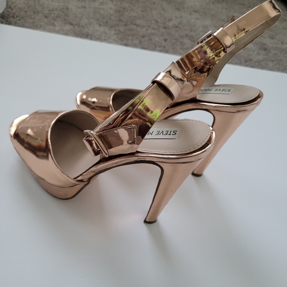 Steve Madden Rose Gold Strappy Heel Size 8.5